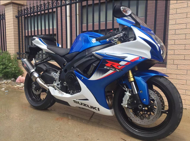 二手摩托车跑车品牌之间的差异和整体选择